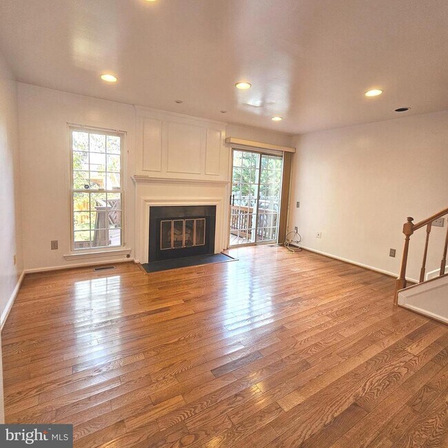 Building Photo - 6579 Cypress Point Rd