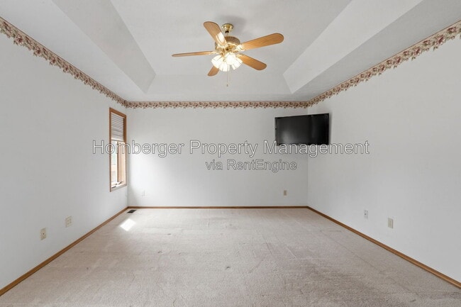 Building Photo - 9811 N Comanche Dr