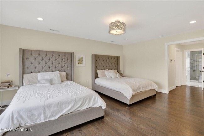 Building Photo - 475 Monmouth Pl