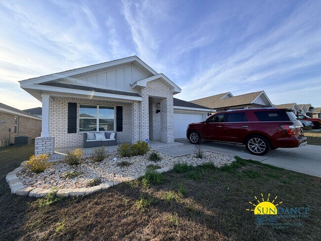 Building Photo - Spacious 4BR Patriot Ridge Home with Community Perks!