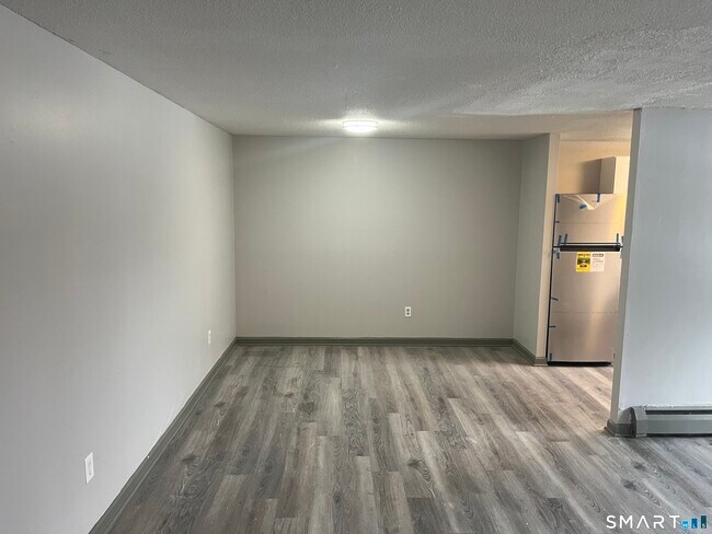 Building Photo - 32 Cook Ave