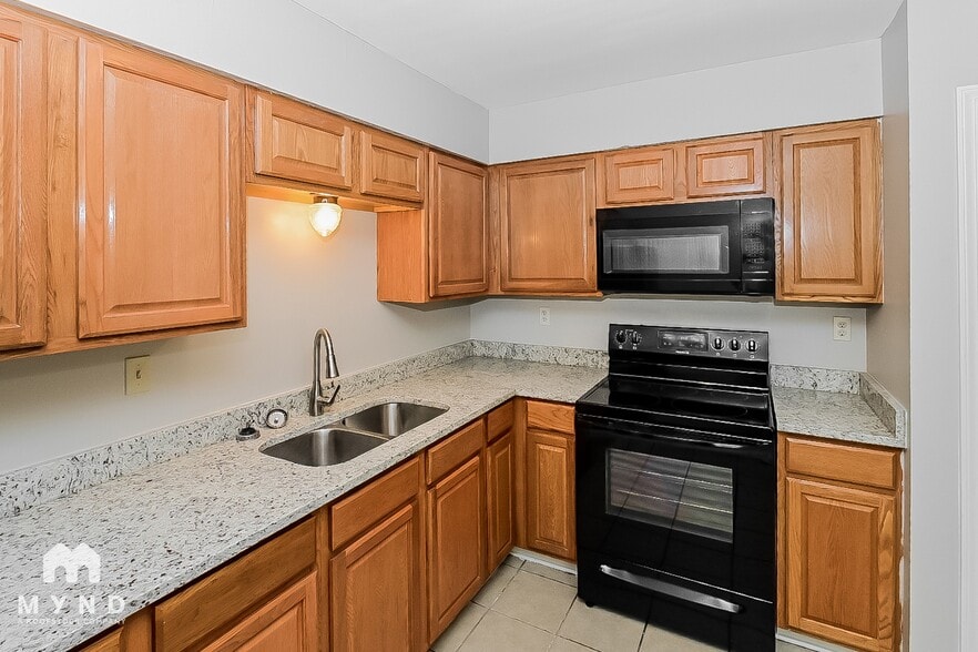 Building Photo - 10571 Chateau Dr