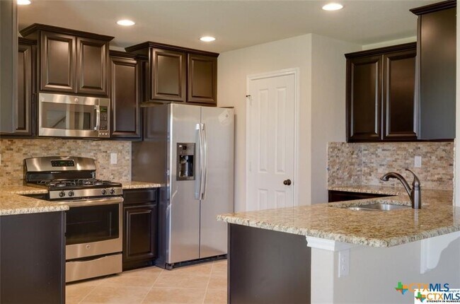 Building Photo - 271 Limestone Creek