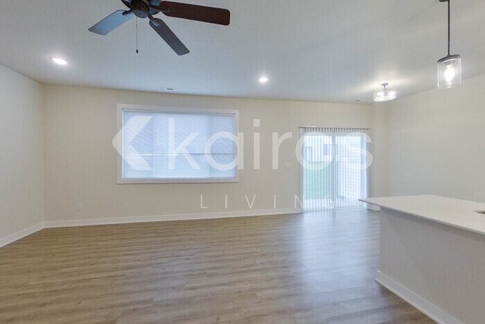 Building Photo - 6914 Bluebell Ct