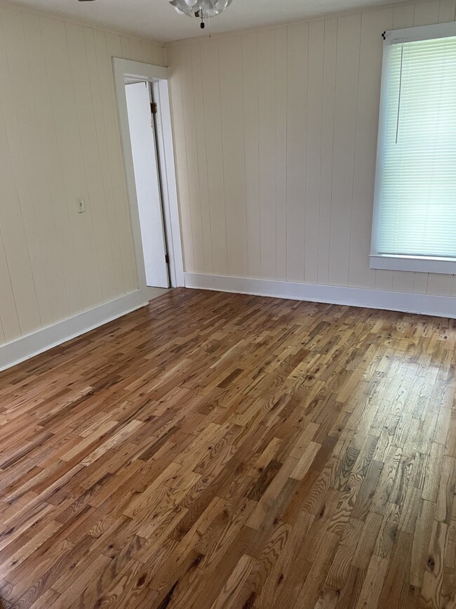 Building Photo - 201 Court Ave