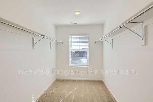 Building Photo - 423 Vis Clf Ct