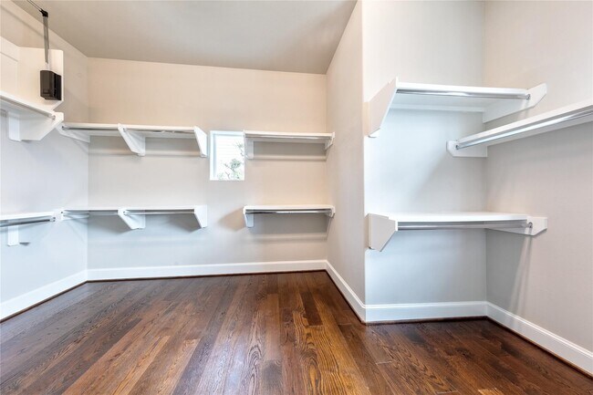 Building Photo - 2702 Harvard St