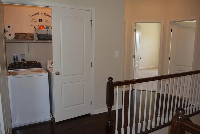 Building Photo - 23540 Hopewell Manor Terrace