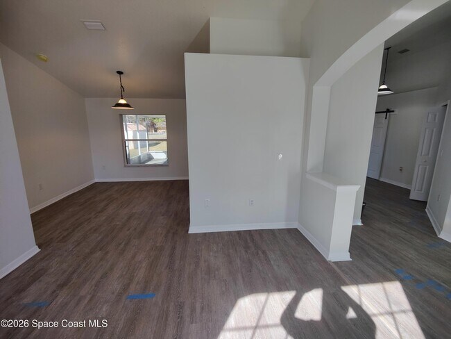 Building Photo - 219 Aladdin St NE