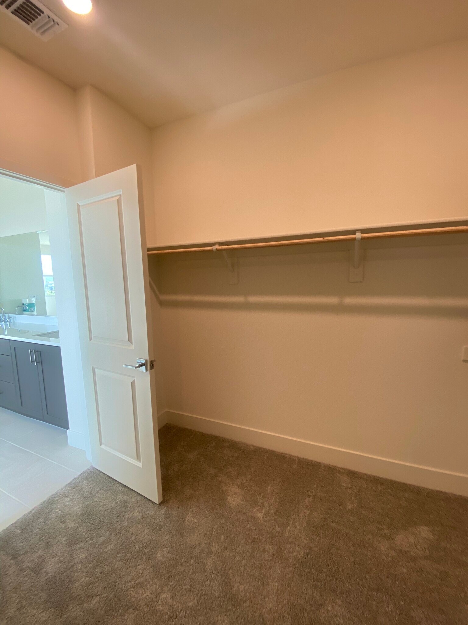 Building Photo - 2466 Elan Dr