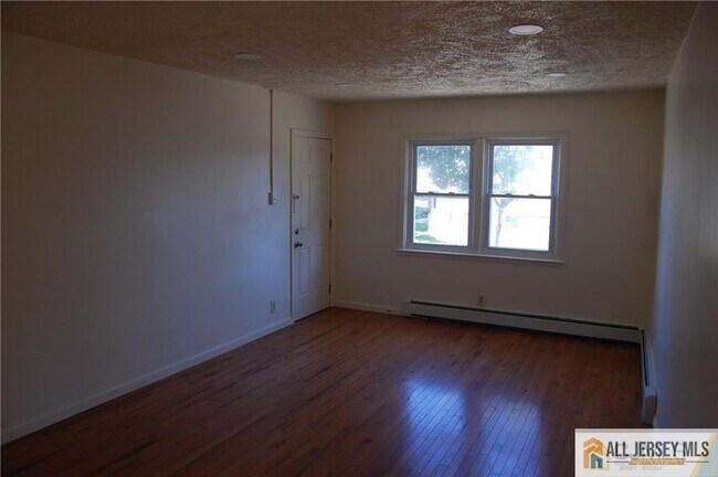 Building Photo - 57 Avenel St