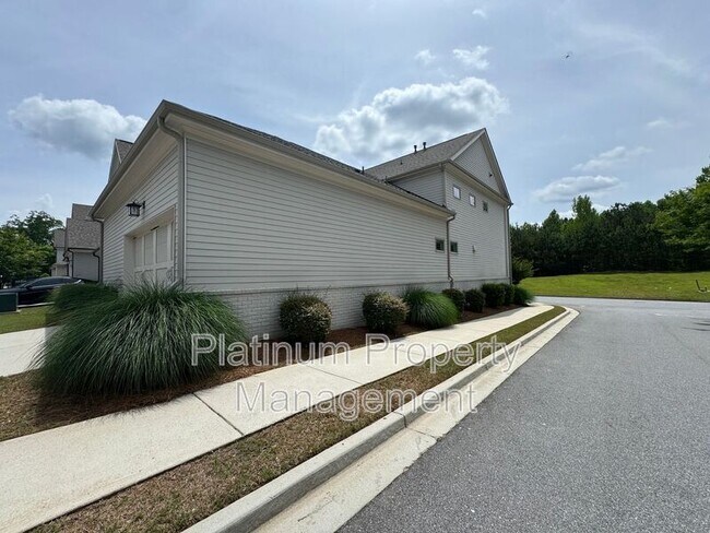 Building Photo - 931 Olmsted Ln