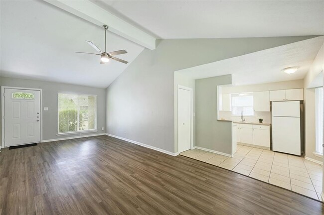 Building Photo - 8527 Maine Dr