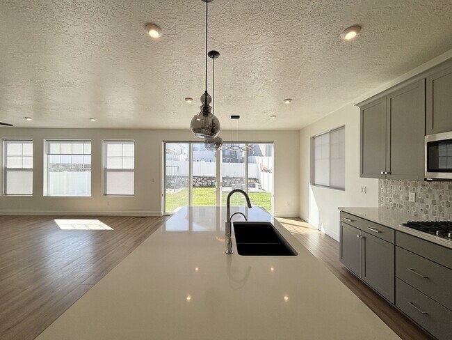 Building Photo - 6086 W Esker Terrace Ln