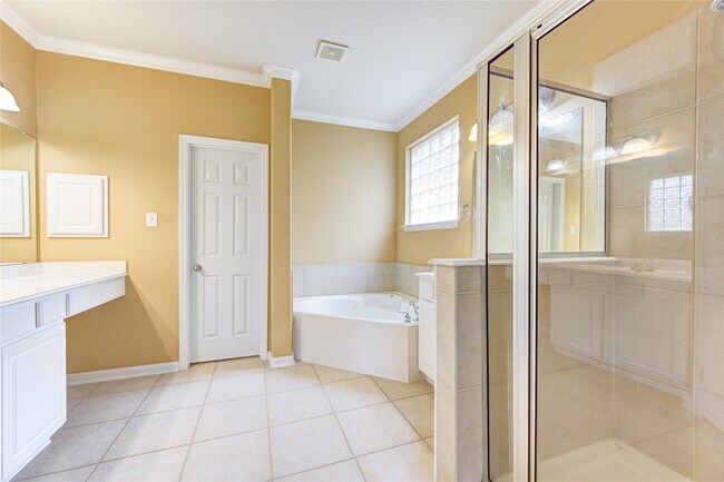 Building Photo - 5802 Horseshoe Falls
