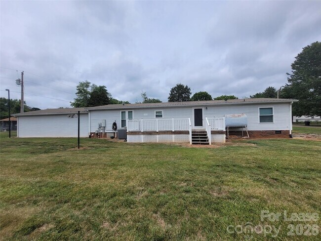 Building Photo - 179 Family Cir