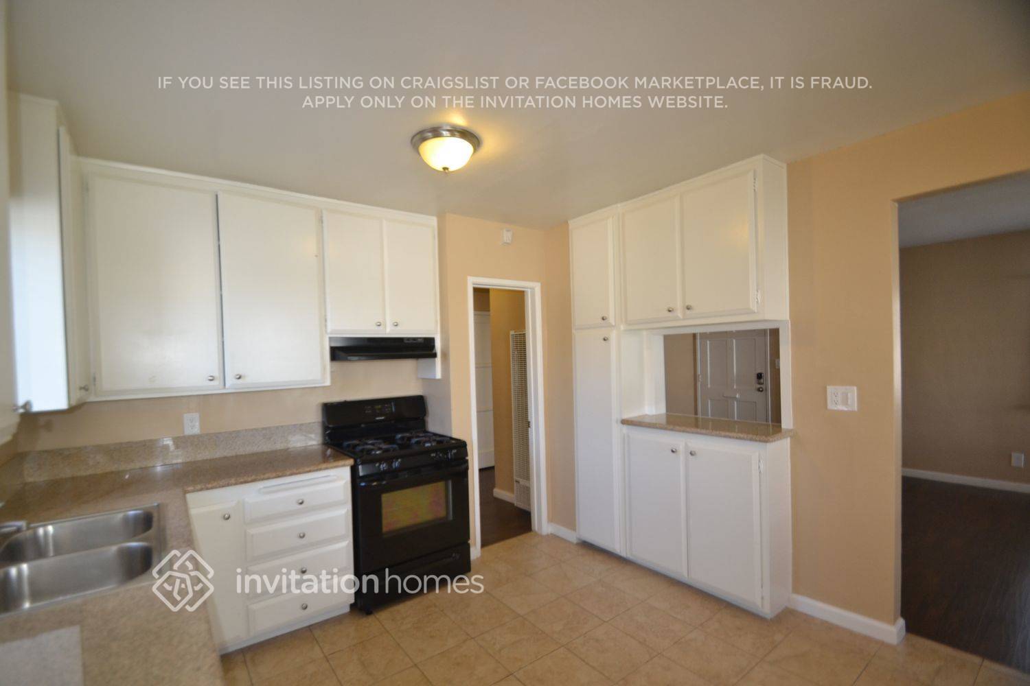 Building Photo - 1530 W 154th Pl