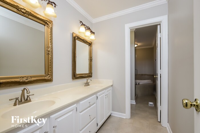 Building Photo - 4036 Fairwind Dr