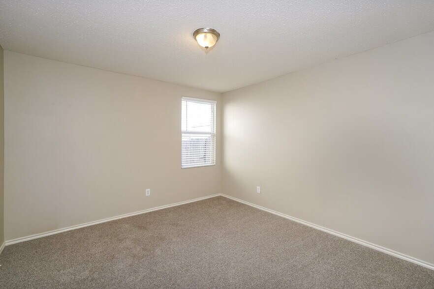 Building Photo - 1625 Sierra Meadow Ln