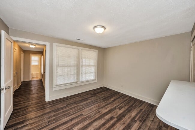 Building Photo - Spacious 4-Bedroom Beauty in Sylacauga – Huge Deck, Carport & Tons of Charm!