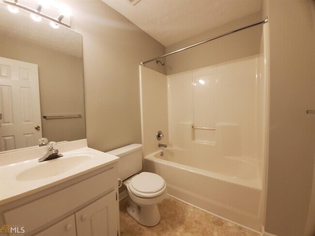 Building Photo - 124 Westwood Rd