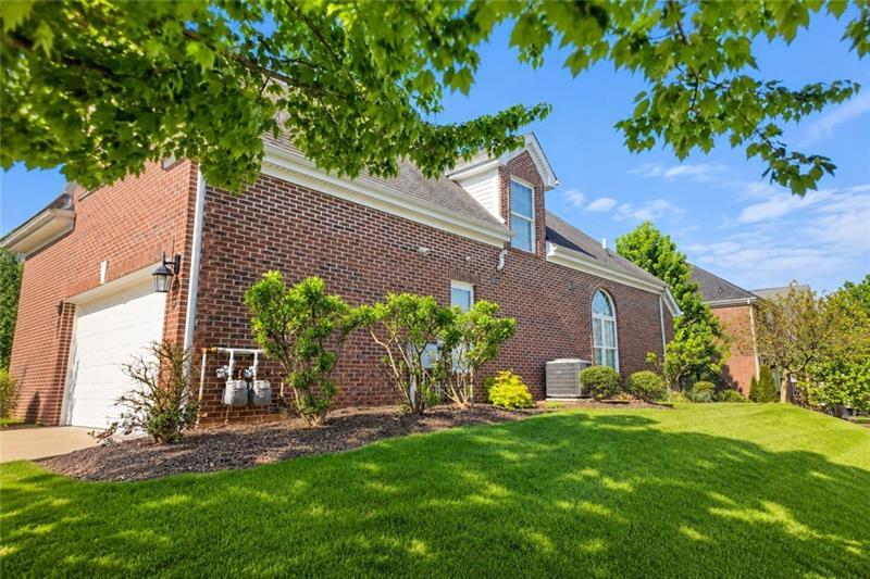 Building Photo - 819 Strasburg Dr