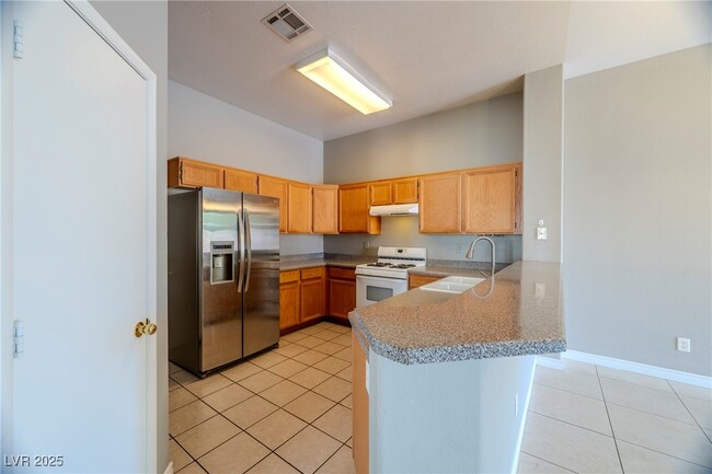 Building Photo - 2804 W Agate Ave