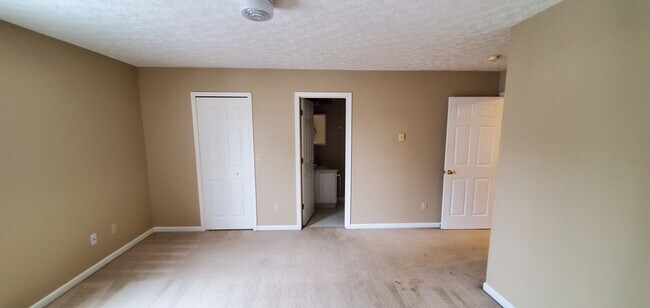 Building Photo - 8838 Stone Way NW