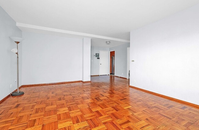 Building Photo - 21-80 33rd Rd Apt 9C-9C