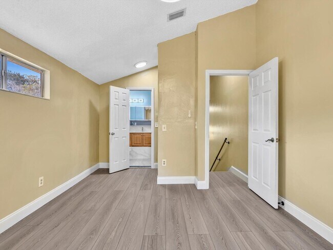 Building Photo - 12549 Woodmill Dr