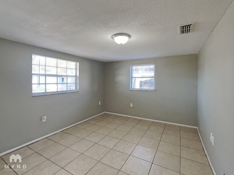 Building Photo - 9136 Suffolk Ln