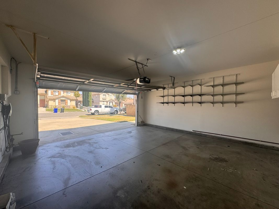 Building Photo - 7552 Vista Montana Pl
