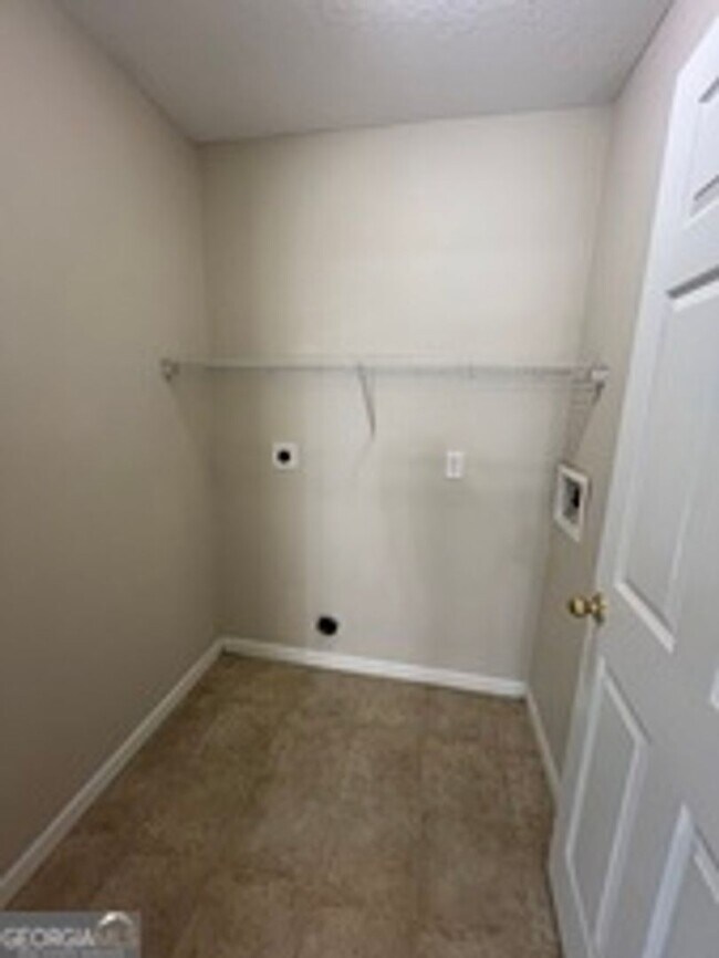 Building Photo - 408/410 Lawnwood Ct