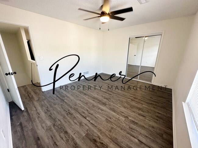 Building Photo - 201 NE Dogwood