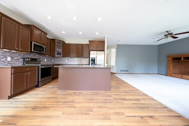 Building Photo - 15515 59th Pl N