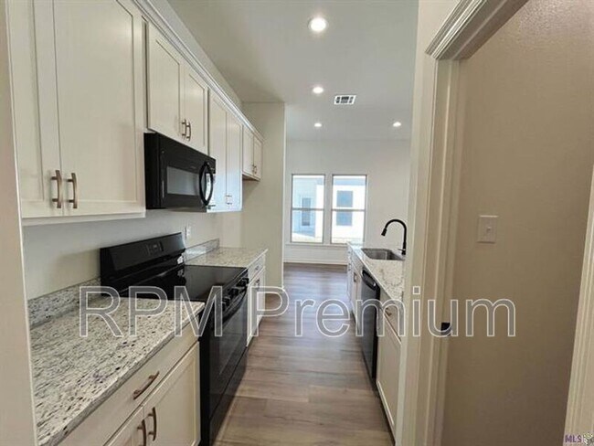 Building Photo - 28335 Merrimack Dr
