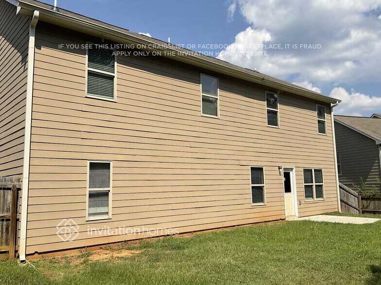 Building Photo - 409 Village Broad St