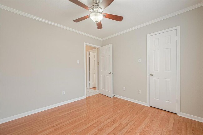 Building Photo - 6419 New World Dr