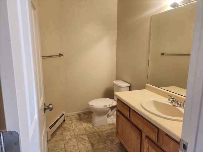 Building Photo - Cute 3 Bed 1 Bath home in Orchard Mesa