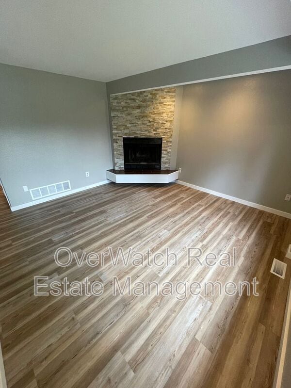 Building Photo - 6131 Prosperity Dr