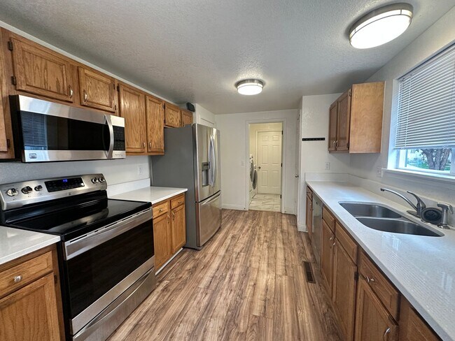 Building Photo - 8024 Decatur St