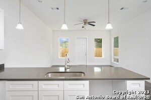 Building Photo - 303 San Salvador Ave