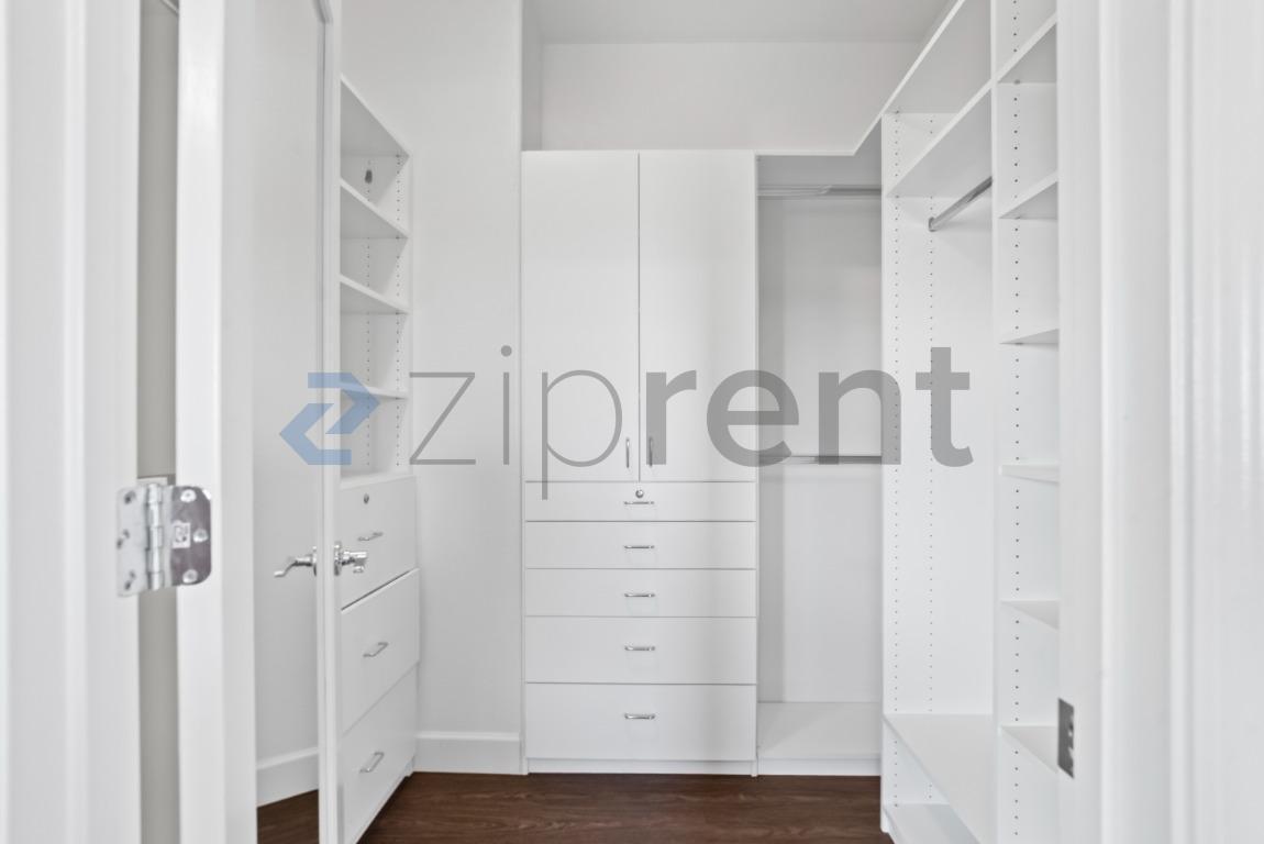 Building Photo - Unit