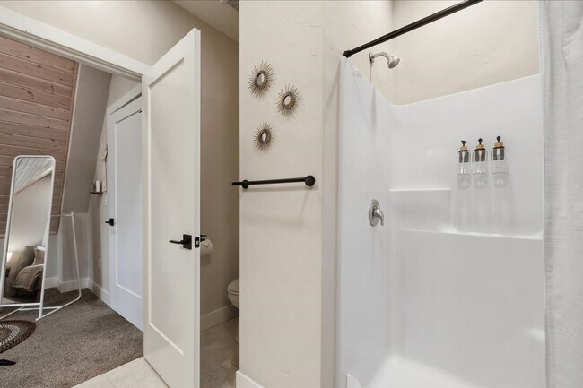 Building Photo - 1434 S Euclid Ave