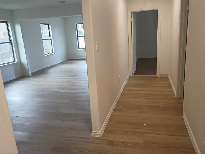 Building Photo - 5739 Donnelly Ave