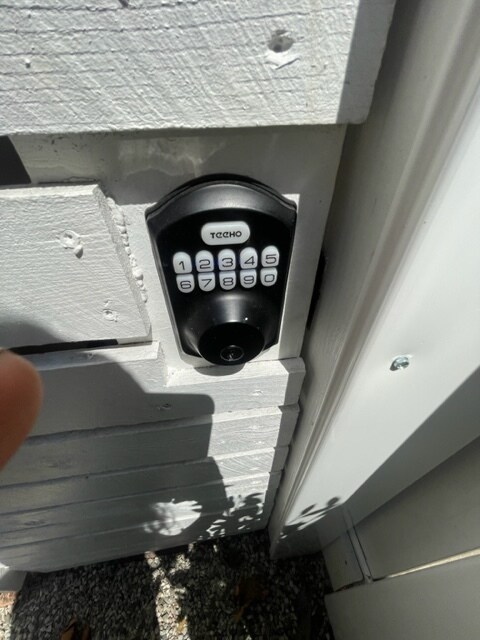 Building Photo - 1419 W 58th Plz