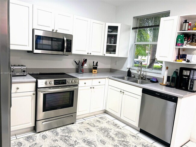 Building Photo - 1120 Canella Ln