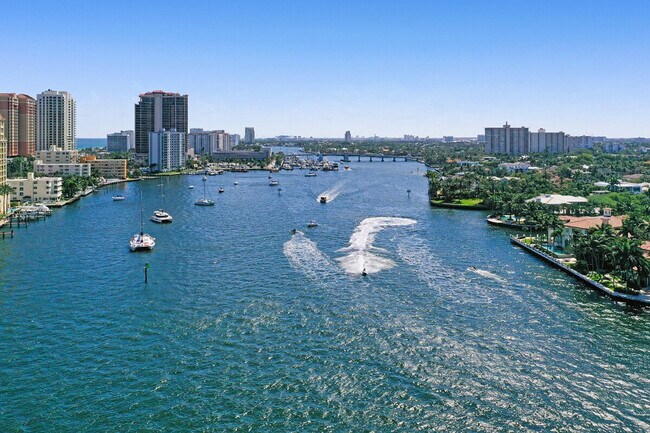 Building Photo - 2908 Bayshore Dr