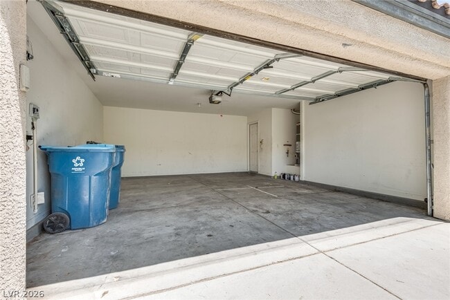 Building Photo - 9072 Cedar Door Ave