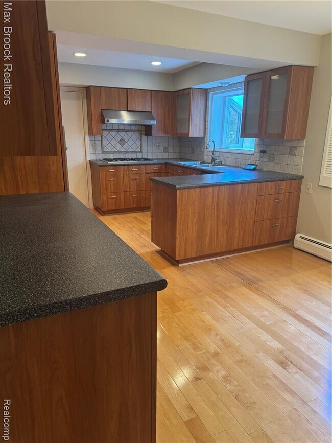 Building Photo - 3200 Hartslock Woods Dr